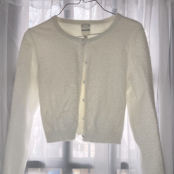 Narrated Sweaters - Beautiful cropped fluffy white cardigan